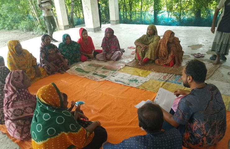 Courtyard session with women